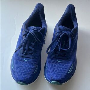 Hoka One One Clifton 9 in Deep Blue